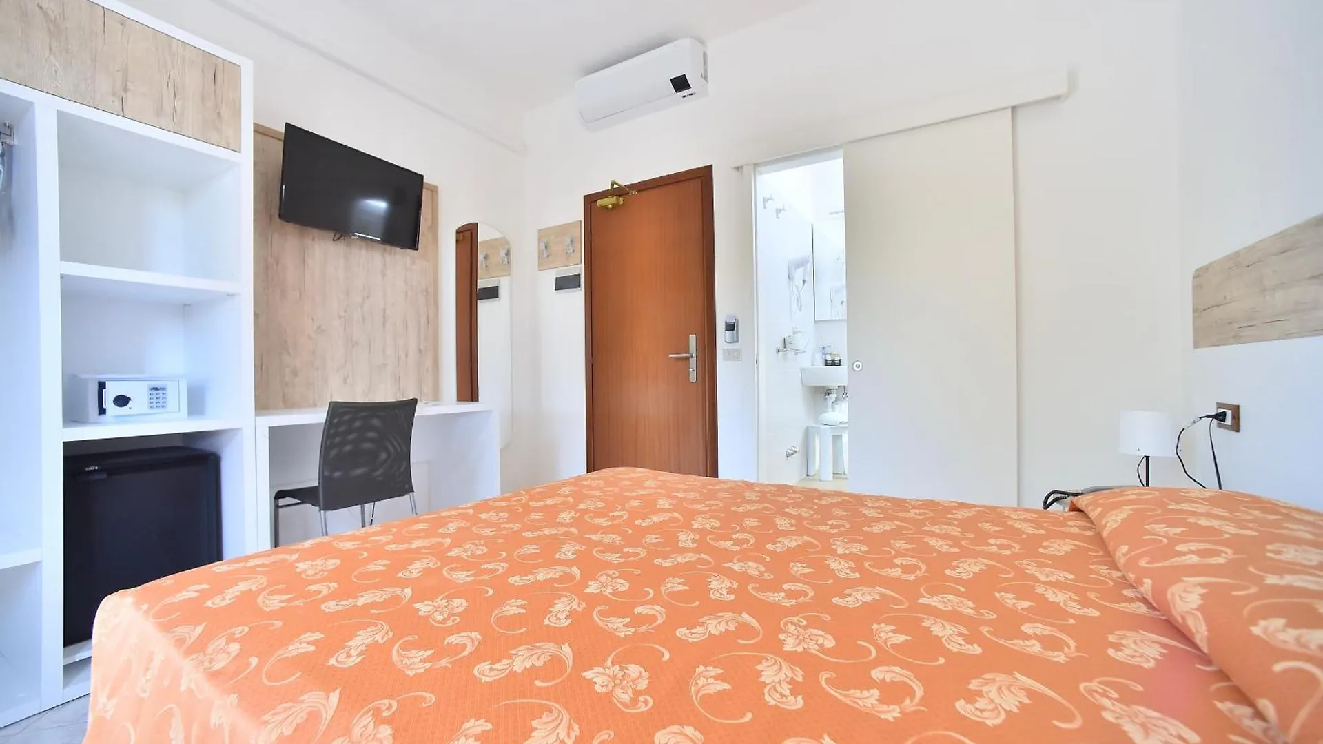 Hotel Di Giovanni Bibione 3*,
