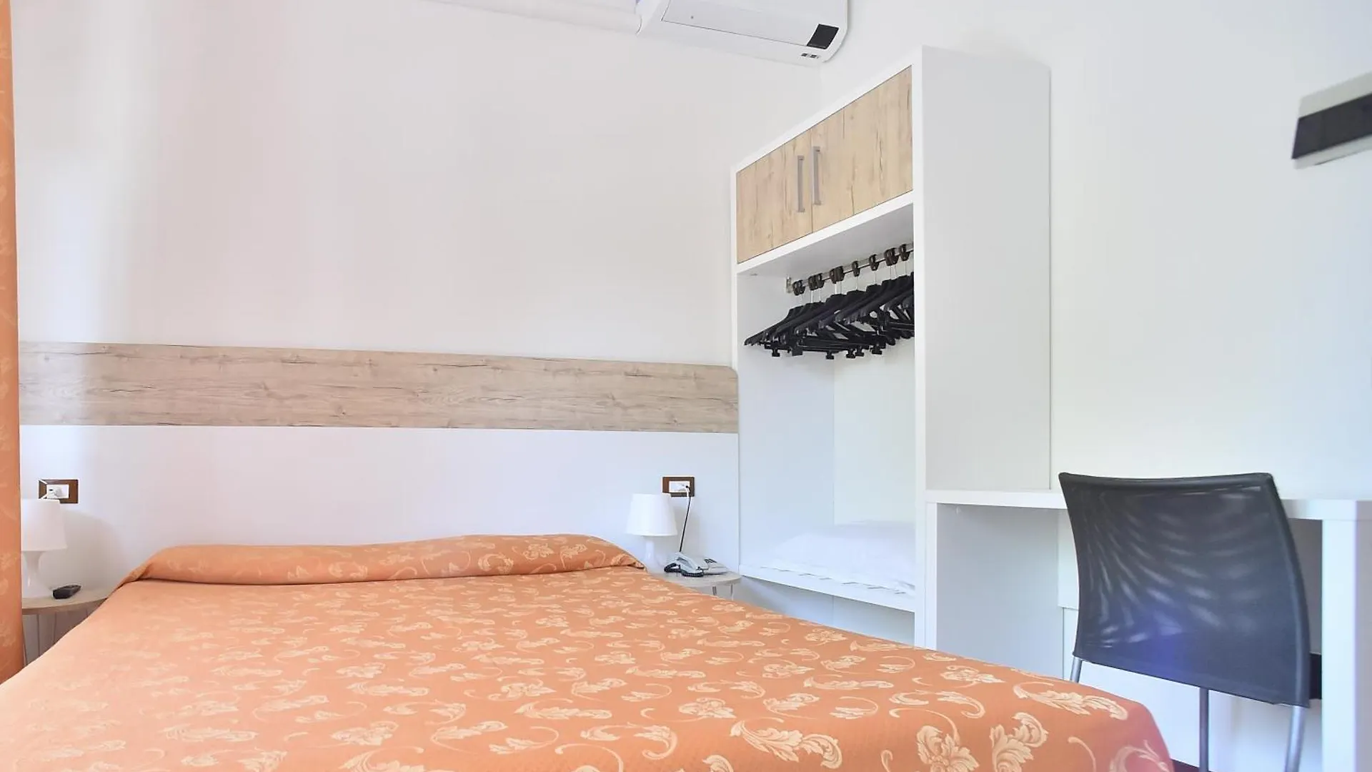 ***  Hotel Di Giovanni Bibione Olaszország